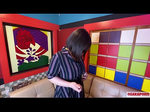 ❤️ جاپاني پياري وڏي سيني سان گڏ جنسي رانديڪن سان مشت زني ڪري ٿي ۽ هڪ orgasm آهي. هوءَ هڪ انٽرويو ۾ پنهنجي ڀوائتي تجربي بابت ڳالهائي ٿي. وڏيون چوڙيون ۽ وارن واري بلت زور سان روئي رهي آهي. اوساڪاپورن ☑ ❤