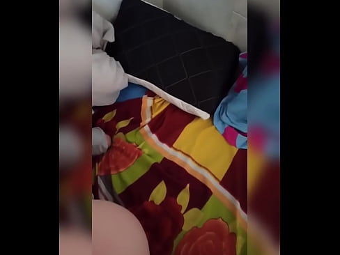 ❤️ منهنجي روم ميٽ گهر ۾ اڪيلي رهي ٿي ڇاڪاڻ ته هن جو مڙس موڪلن تي وڃي ٿو ۽ مان موقعو وٺان ٿو ته هن کي چوسان ۽ هن جي گدا کي کير سان ڀريان. ☑ ❤